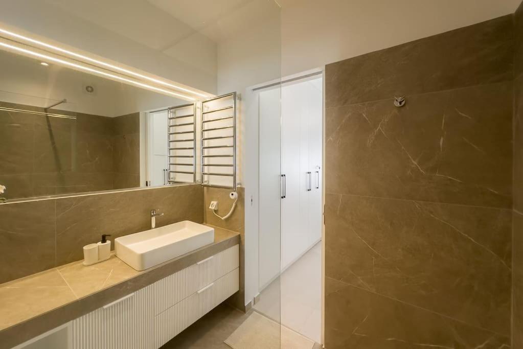 Apartment Stylish Comfort In Centre *